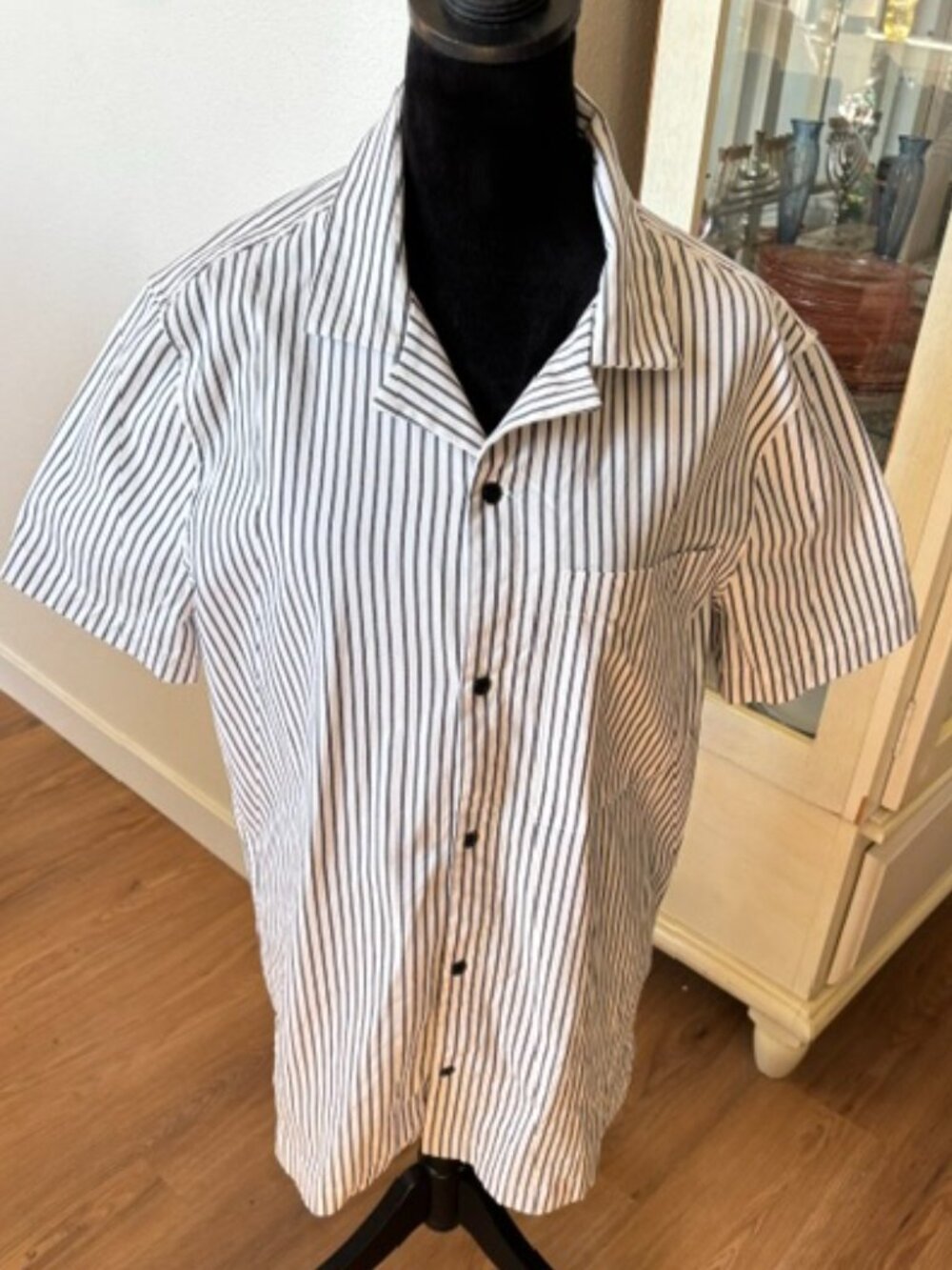 Karl Lagerfeld Paris Mens Black Stripe Short Sleeve Camp Shirt EUC M